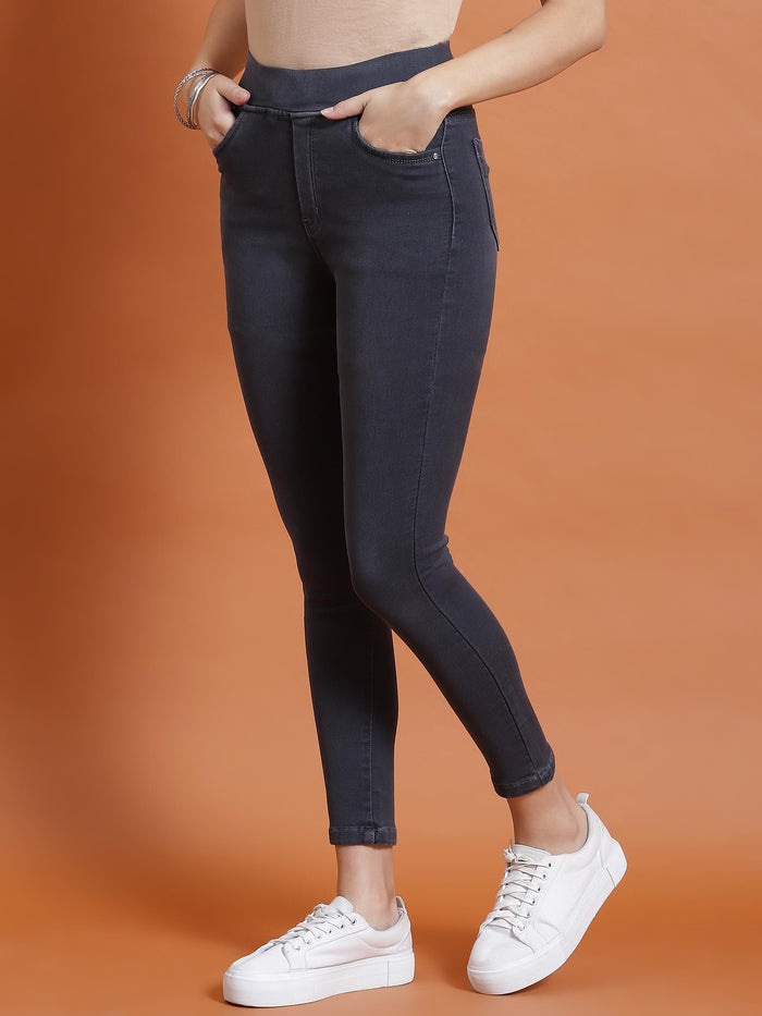 Women Grey Solid Narrow Jegging.