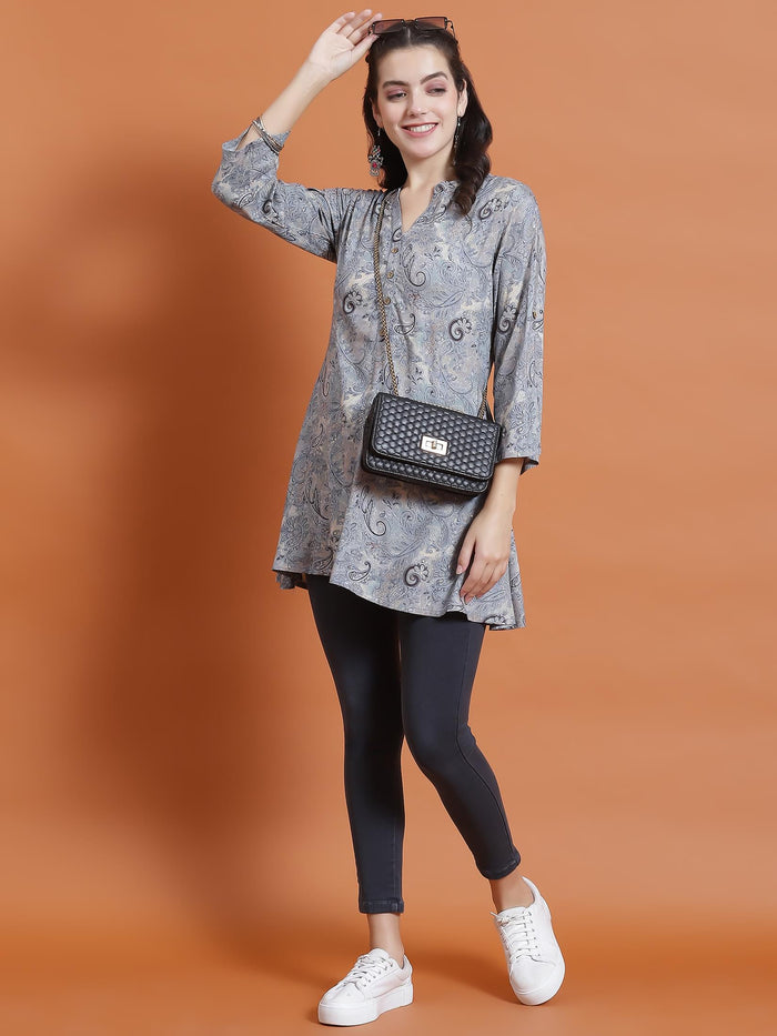 Women Grey Solid Narrow Jegging.