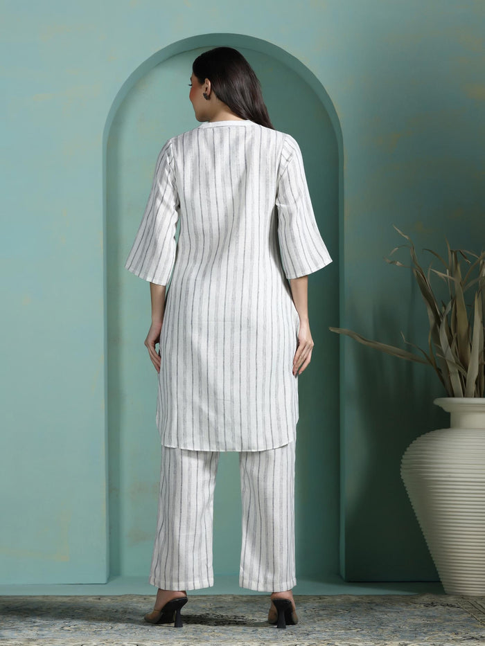 Women Linen Off White Yarn Dyed Kurta With Comfort Pant.