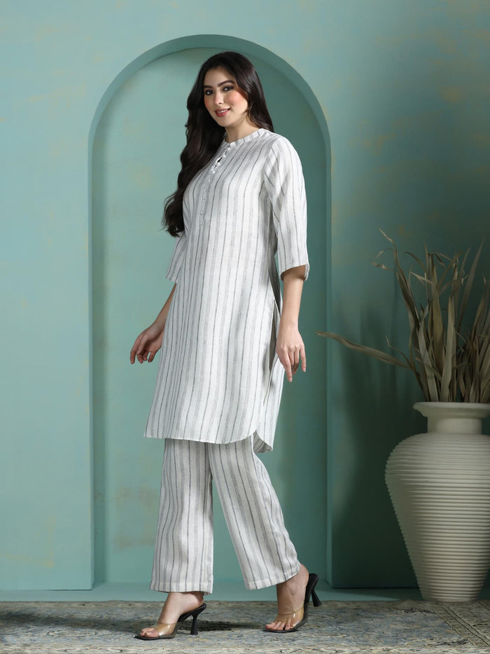 Women Linen Off White Yarn Dyed Kurta With Comfort Pant.