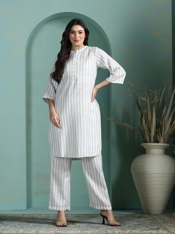 Women Linen Off White Yarn Dyed Kurta With Comfort Pant.