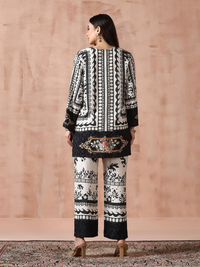 Women Liva Beige & Black Printed Kurta With Comfort Pant.