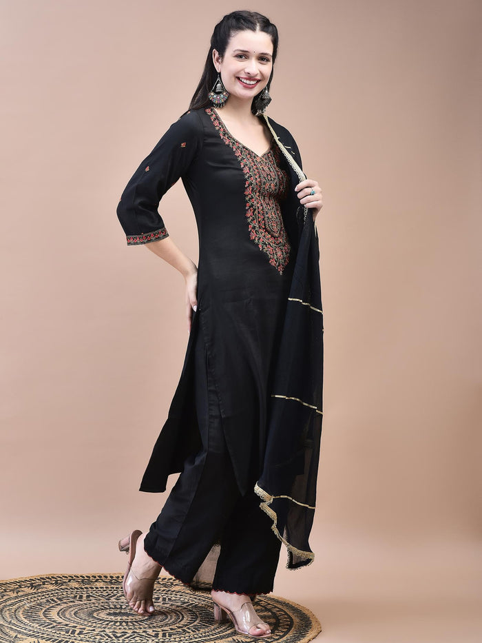 Women Liva Black Embroidered Kurta Comfort Pant Dupatta.
