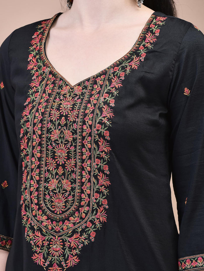 Women Liva Black Embroidered Kurta Comfort Pant Dupatta.