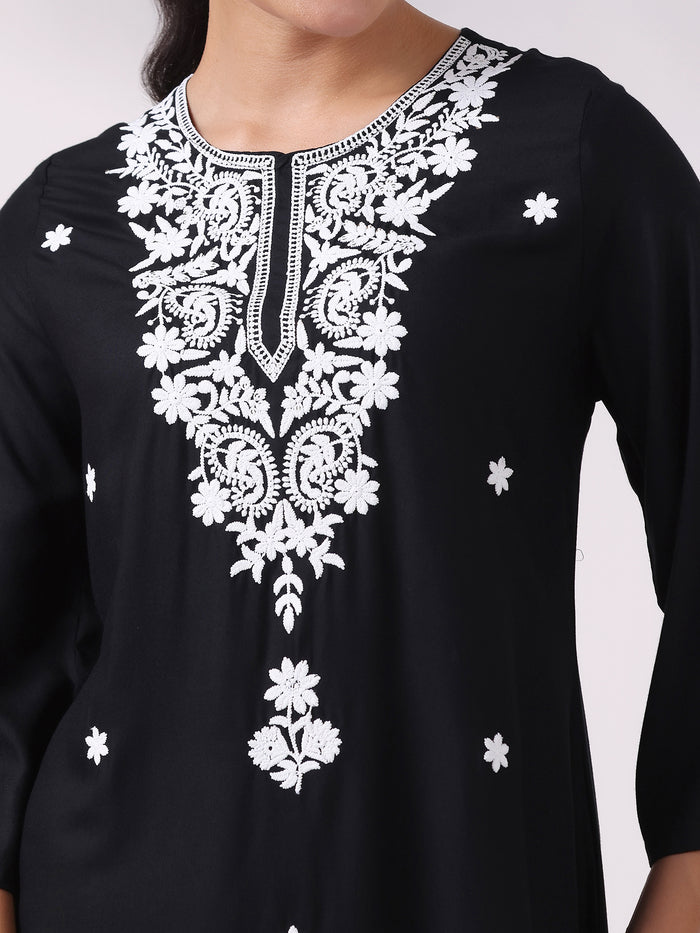 Women Liva Black Embroidered Kurta
