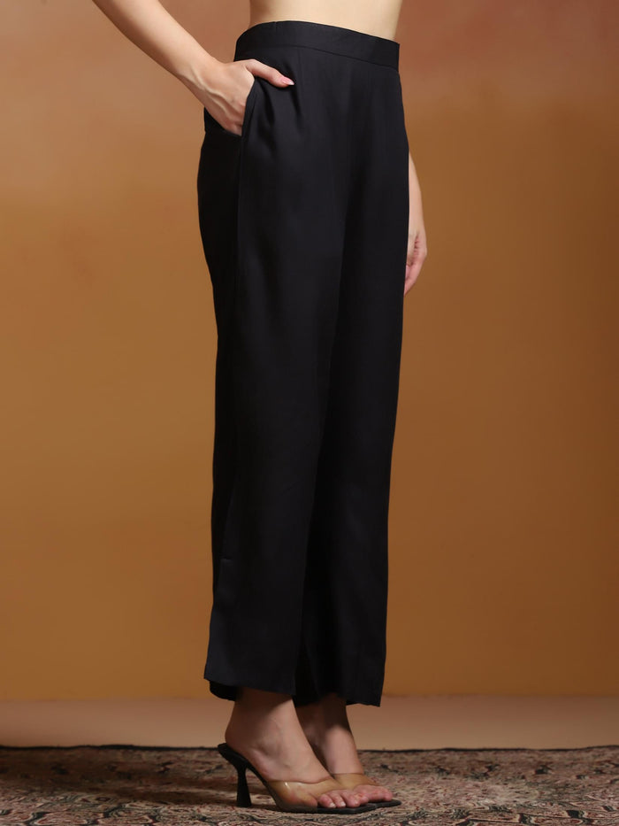 Women Liva Black Floral Print Kurta Comfort Pant Dupatta.