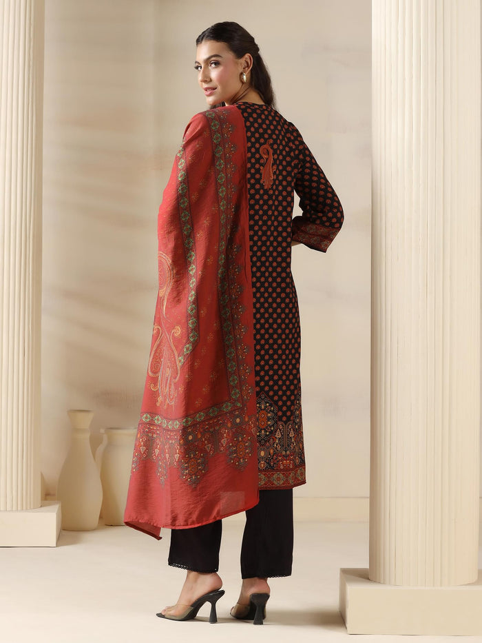 Women Liva Black Paisley Print Kurta Comfort Pant Chanderi Dupatta.