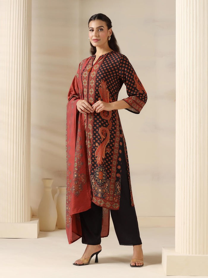 Women Liva Black Paisley Print Kurta Comfort Pant Chanderi Dupatta.