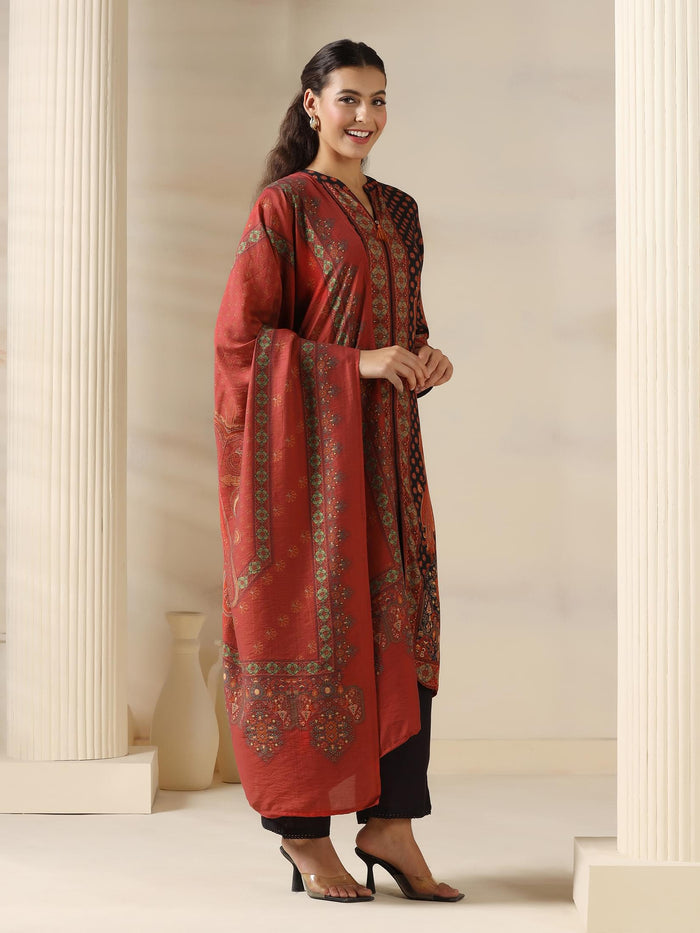 Women Liva Black Paisley Print Kurta Comfort Pant Chanderi Dupatta.