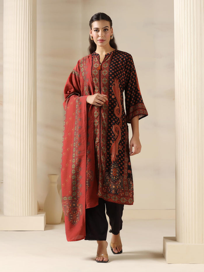 Women Liva Black Paisley Print Kurta Comfort Pant Chanderi Dupatta.