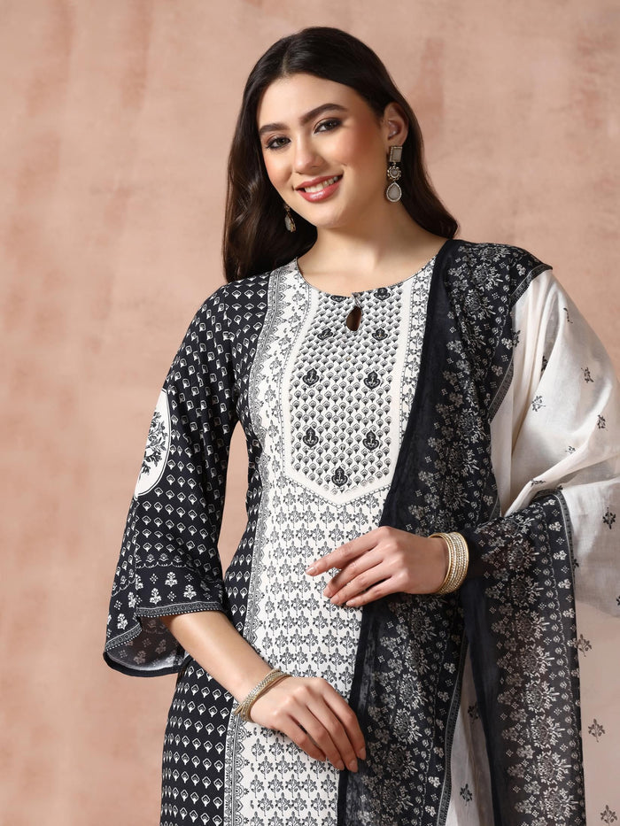 Women Liva Black Printed Kurta Comfort Pant Dupatta.