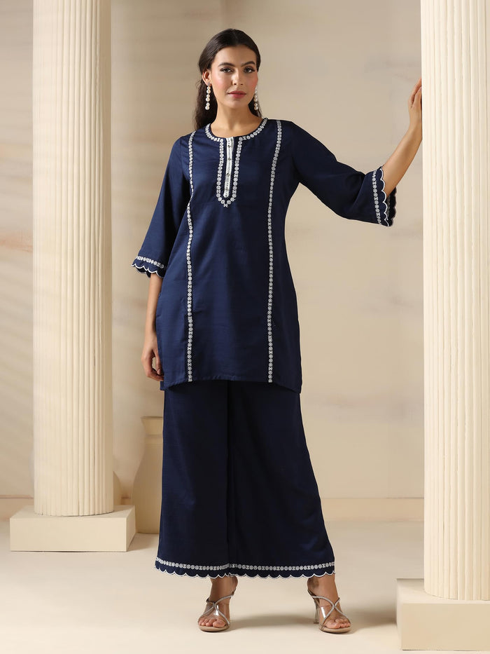 Women Liva Blue Embroidered Kurta Comfort Pant Dupatta.