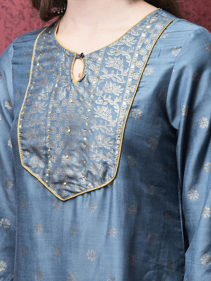Women Liva Blue Foil Print Kurta Comfort pant Dupatta.