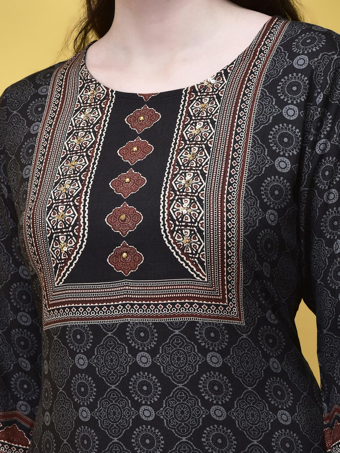 Women Liva Charcoal Grey Ajrakh Print Kurta Comfort Pant Chanderi Dupatta.