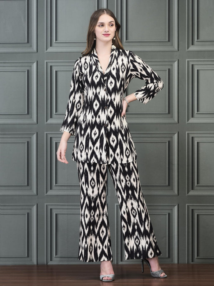 Women Liva Charcoal Off White Ikat Print Co-Ord Set.