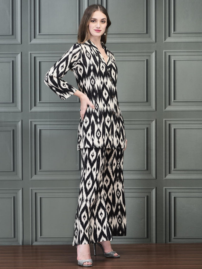 Women Liva Charcoal Off White Ikat Print Co-Ord Set.
