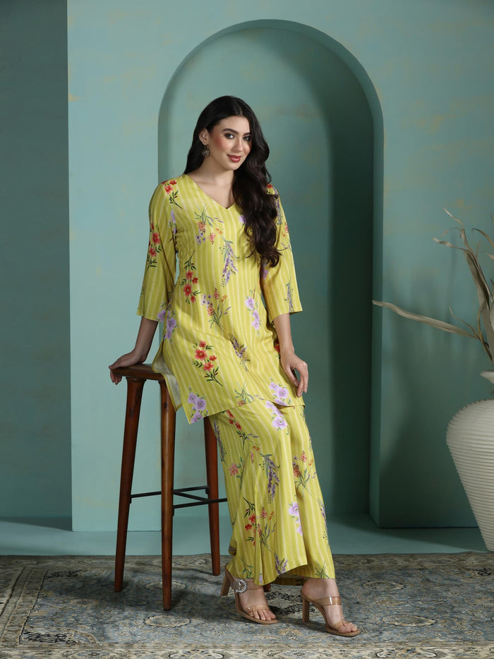 Women Liva Green Floral Print Co-Ord Set.