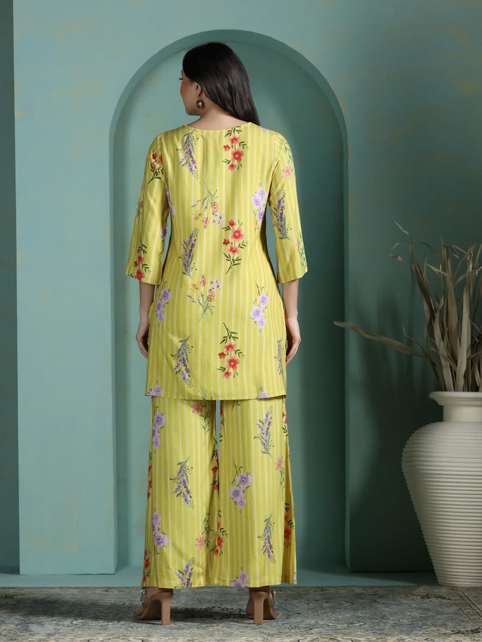 Women Liva Green Floral Print Co-Ord Set.