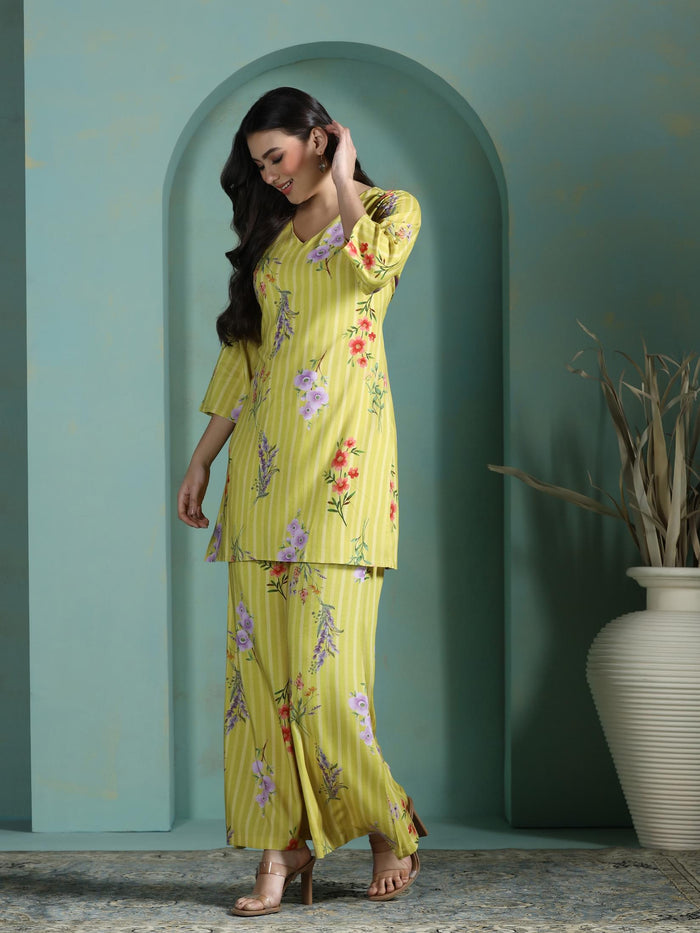 Women Liva Green Floral Print Co-Ord Set.