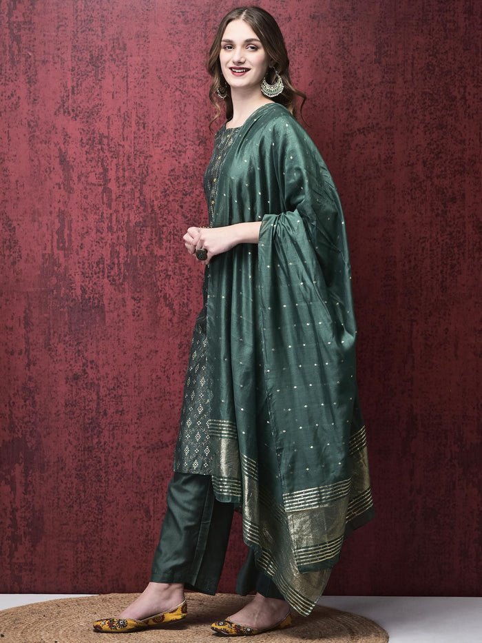 Women Liva Green Foil Print Kurta Comfort pant Dupatta.