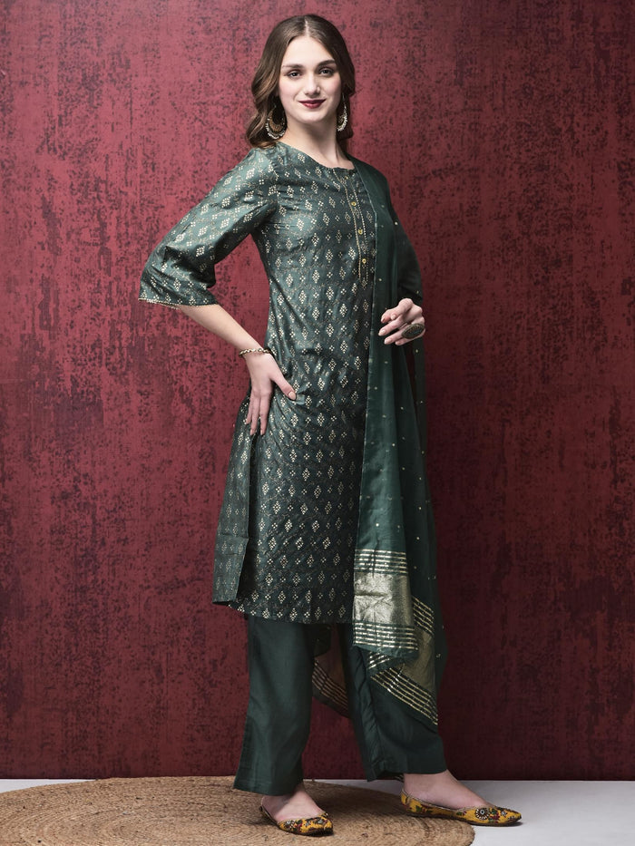 Women Liva Green Foil Print Kurta Comfort pant Dupatta.