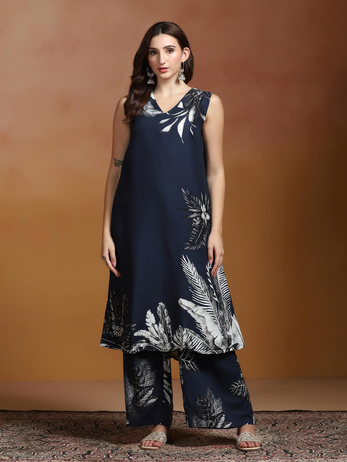 Women Liva Indigo Printed Kurta With Wide Leg Pant.