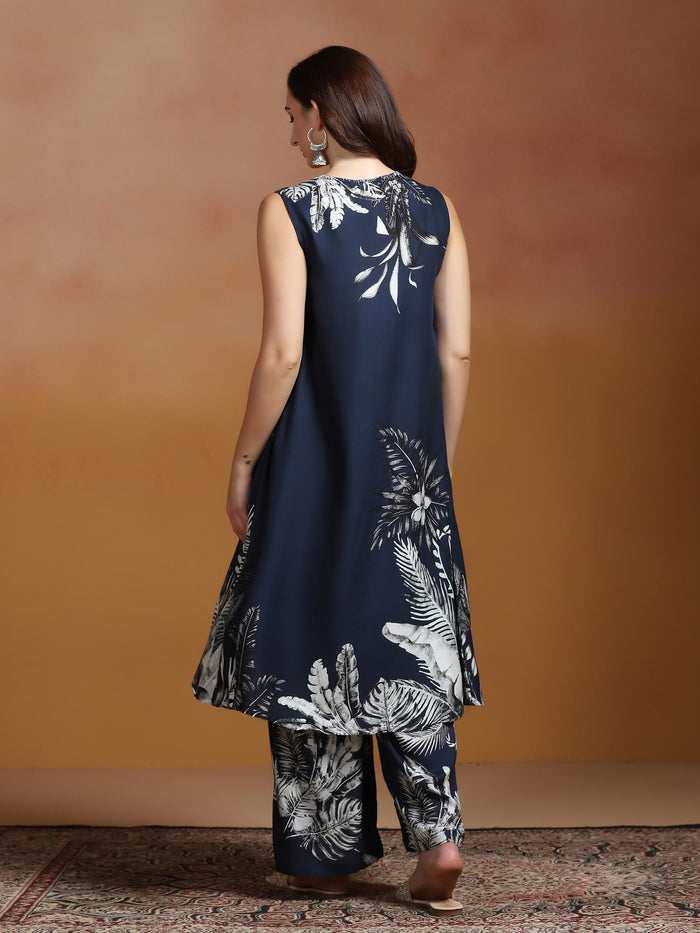 Women Liva Indigo Printed Kurta With Wide Leg Pant.