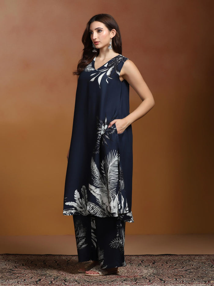 Women Liva Indigo Printed Kurta With Wide Leg Pant.