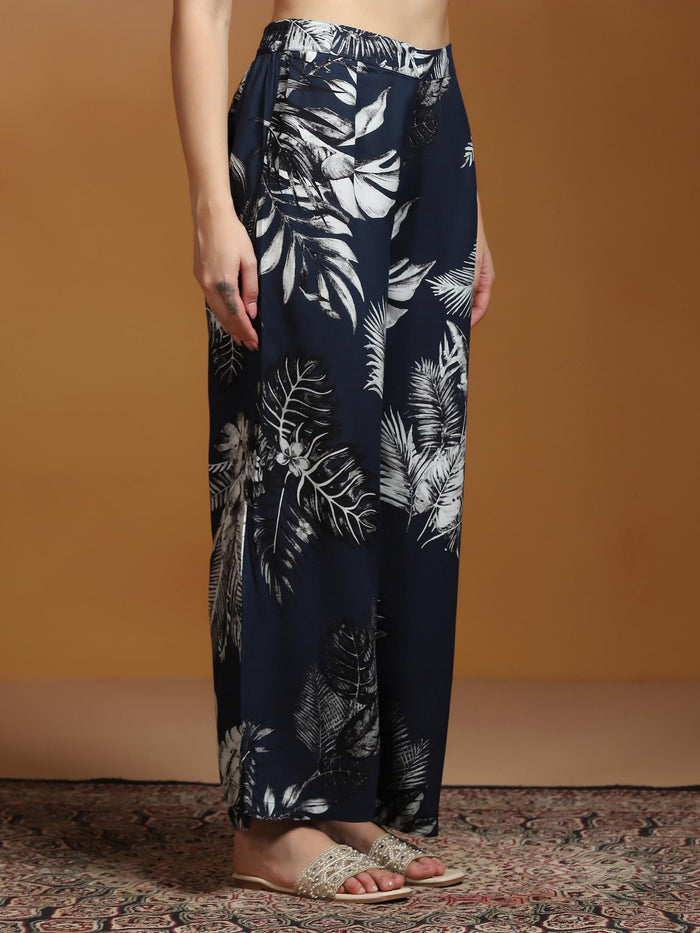 Women Liva Indigo Printed Kurta With Wide Leg Pant.