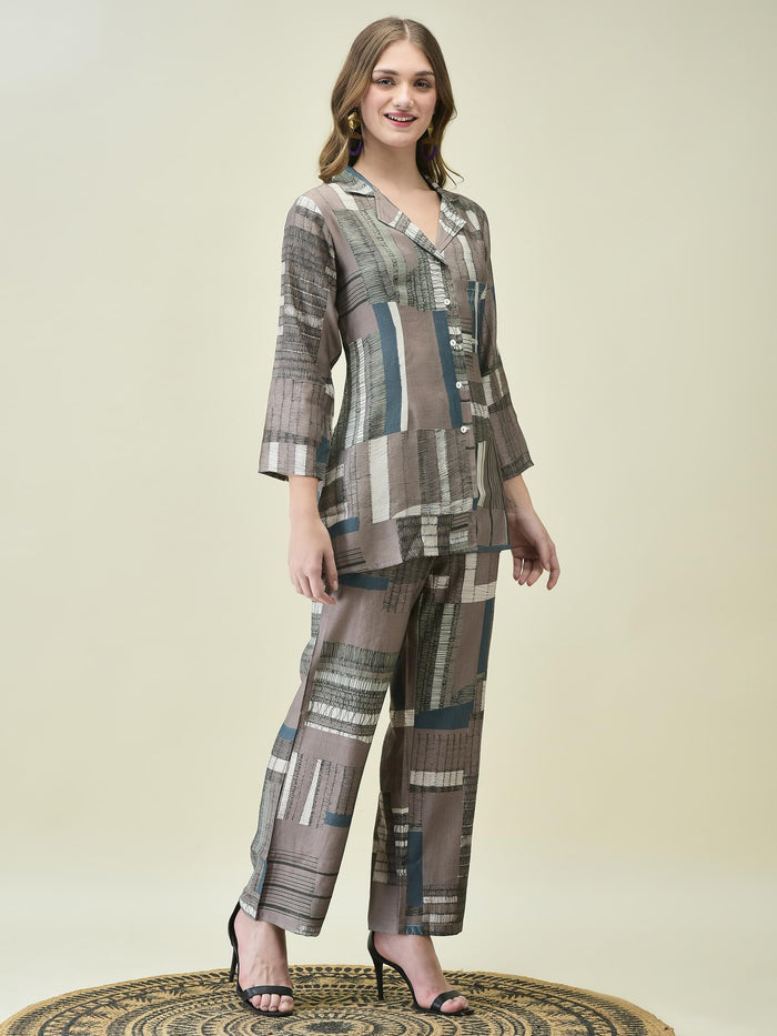 Women Liva Khadi Silk Grey Geometric Print Co-Ord Set.