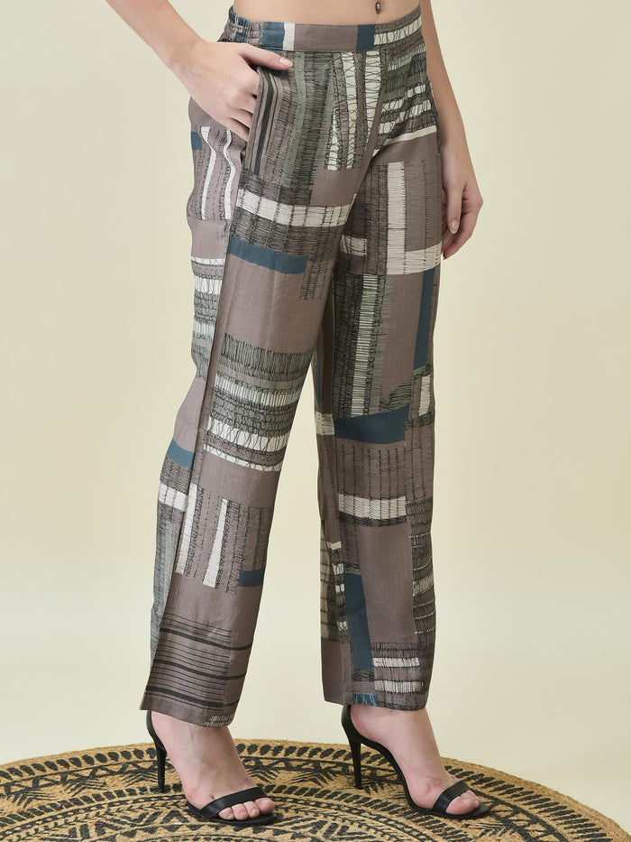 Women Liva Khadi Silk Grey Geometric Print Co-Ord Set.