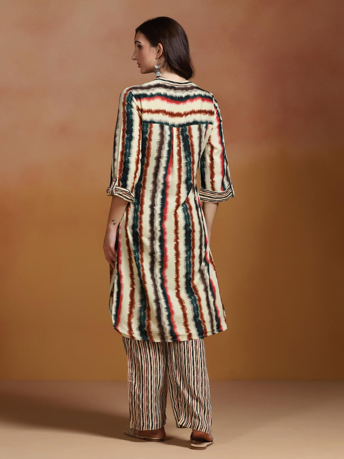 Women Liva Multicolor Printed Kurta With Comfort Pant.