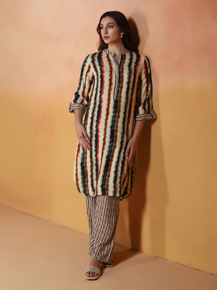 Women Liva Multicolor Printed Kurta With Comfort Pant.