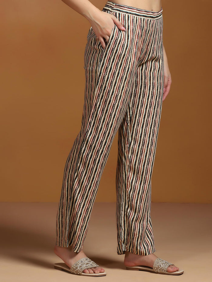 Women Liva Multicolor Printed Kurta With Comfort Pant.