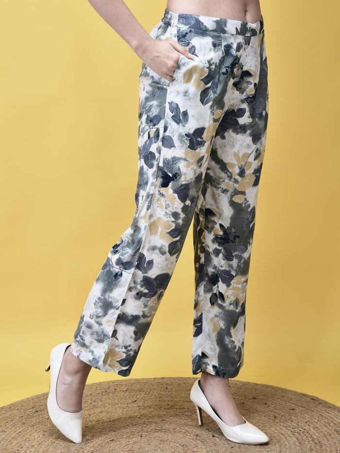 Women Liva Off White and Blue Abstract Print Co-Ord Set.