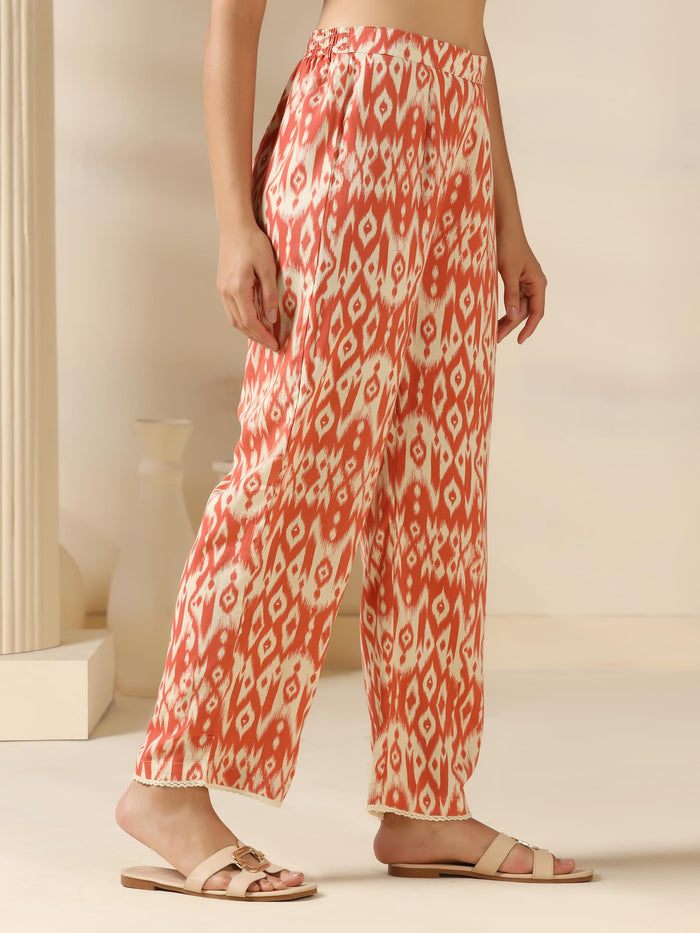 Women Liva Peach Geometric Print Kurta With Comfort Pant.
