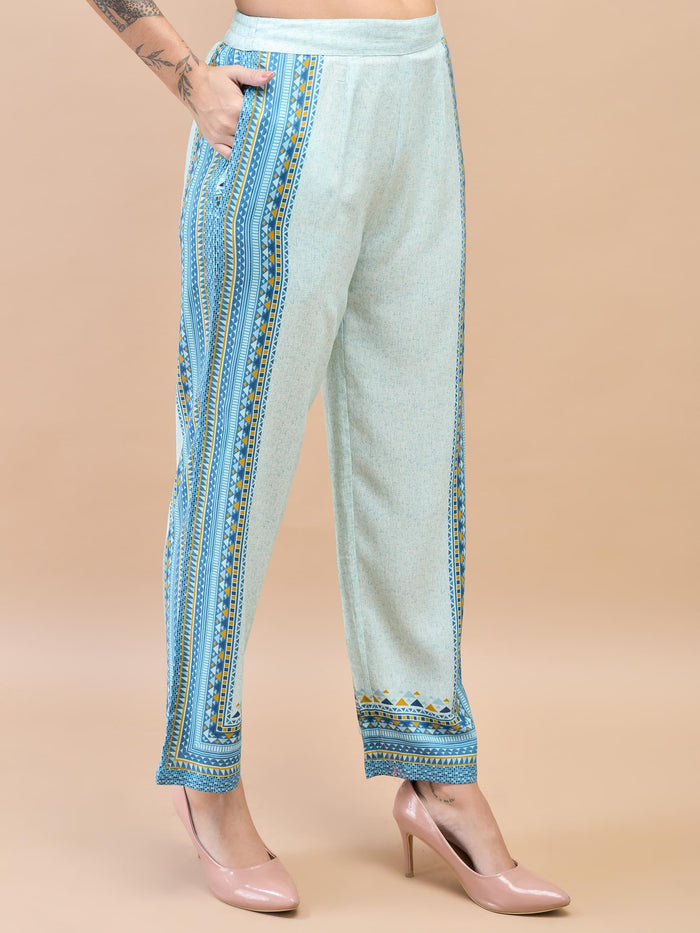 Women Liva (Rayon) Blue Floral Print Kurta With Comfort Pant.
