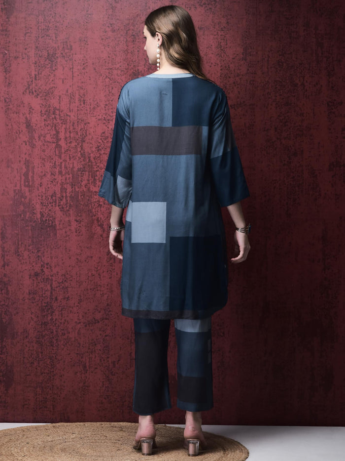 Women Liva (Rayon) Blue Geometric Print Kurta With Comfort Pant.