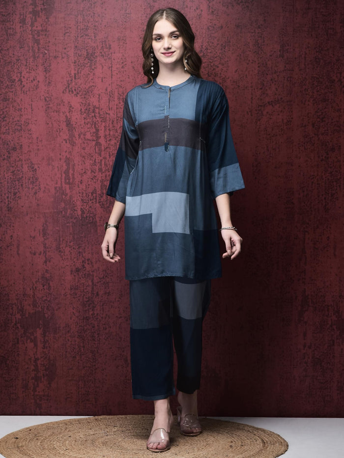 Women Liva (Rayon) Blue Geometric Print Kurta With Comfort Pant.