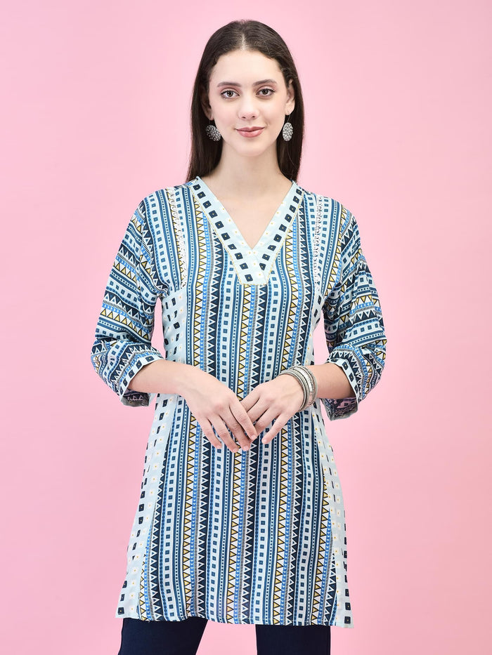Women Liva (Rayon) Blue Geometric Print Tunic.