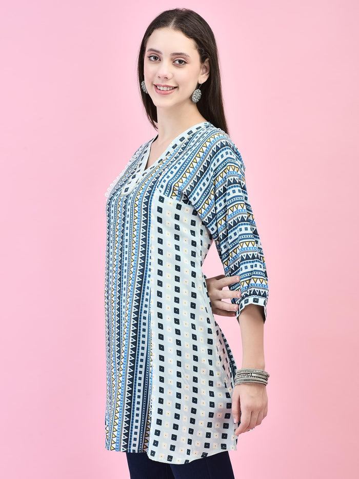 Women Liva (Rayon) Blue Geometric Print Tunic.