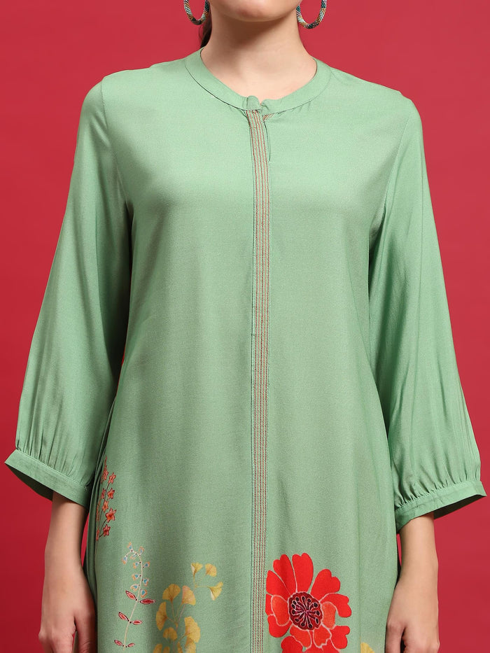 Women Liva (Rayon) Green Floral Print Dress.