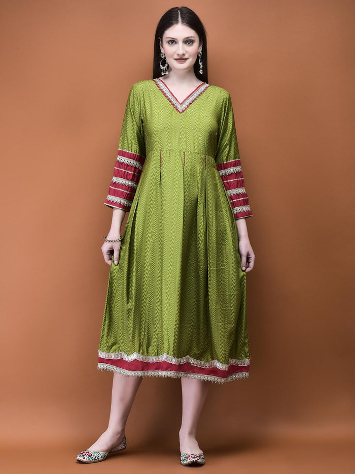 Women Liva (Rayon) Green Geometric Dress.
