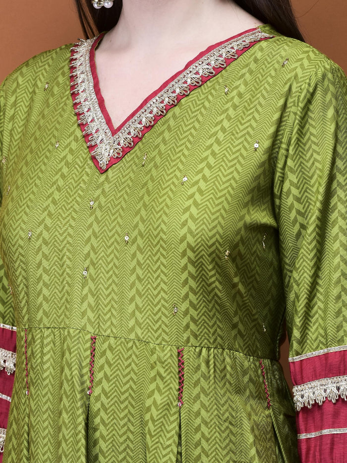 Women Liva (Rayon) Green Geometric Dress.