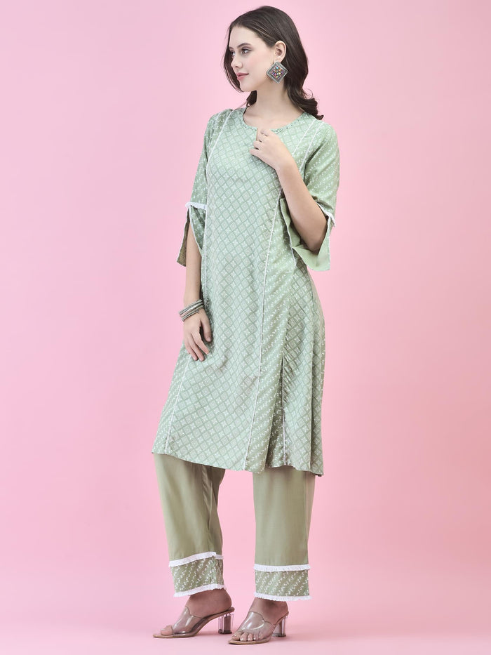 Women Liva (Rayon) Green Geometric Print Kurta With Comfort Pant.