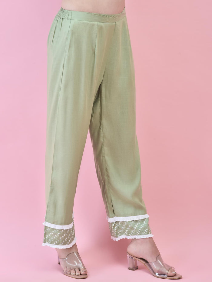 Women Liva (Rayon) Green Geometric Print Kurta With Comfort Pant.