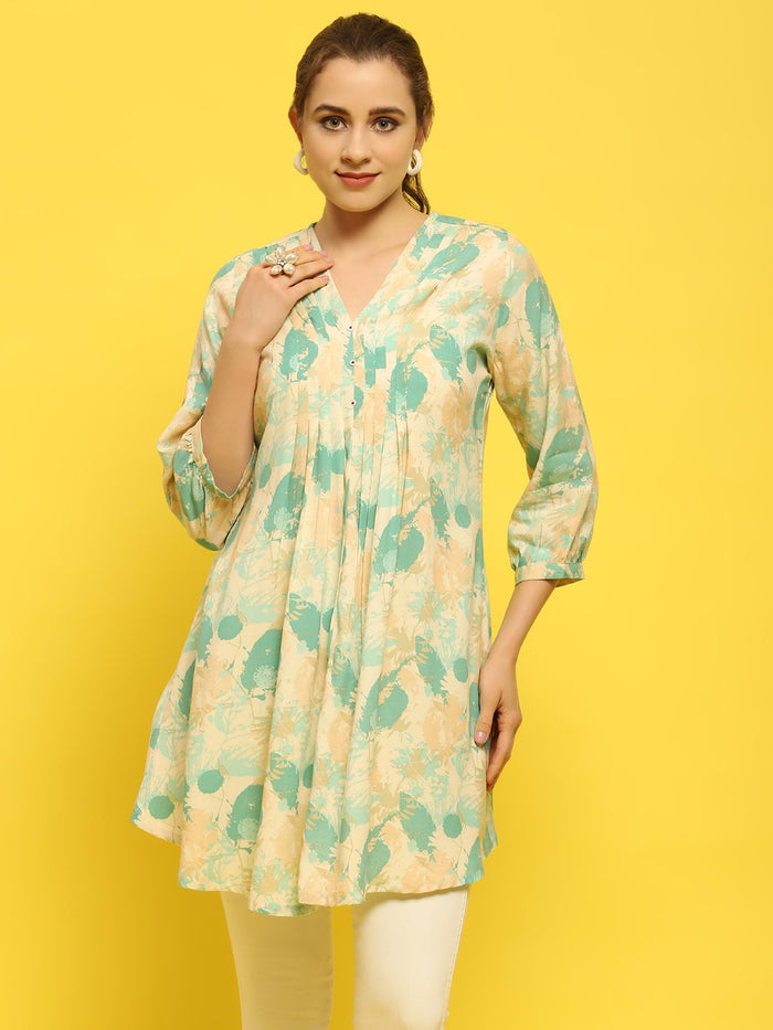 Women Liva Rayon Green Tropical Print Tunic.