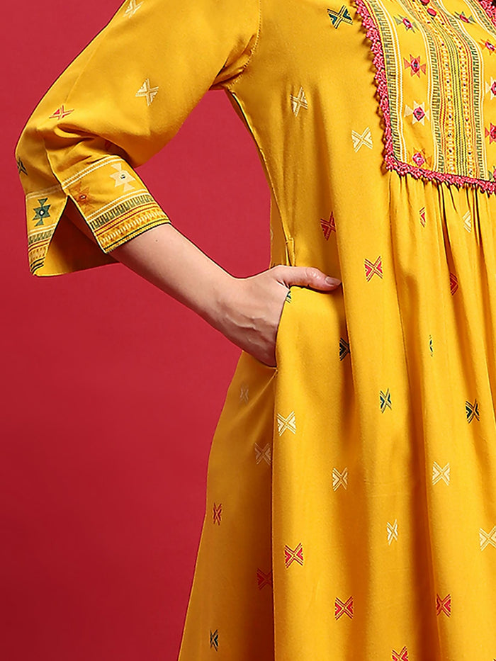 Women Liva Rayon Mustard Geometric Print Kurta With Comfort Pant.
