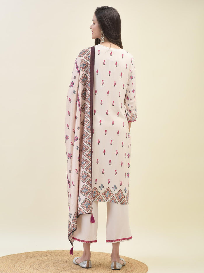 Women Liva Rayon Off White Ikat Print Kurta Comfort Pant Dupatta.