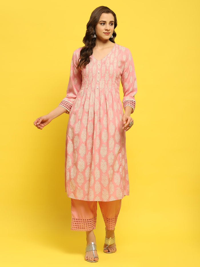 Women Liva Rayon Pink Geometric Print Kurta With Comfort Pant.